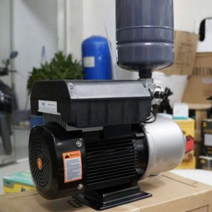 Bơm tăng áp biến tần Adelino AWE4-4 1HP